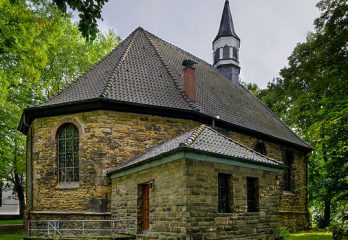 Fußboden aus Basalt: Gemeindezentrum Alte Evangelische Kirche in Bochum-Wattenscheid